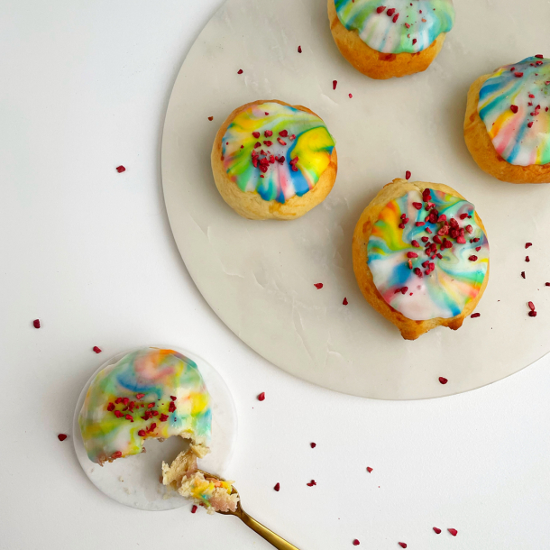 Fastelavnsboller med remonce &amp; hindbr